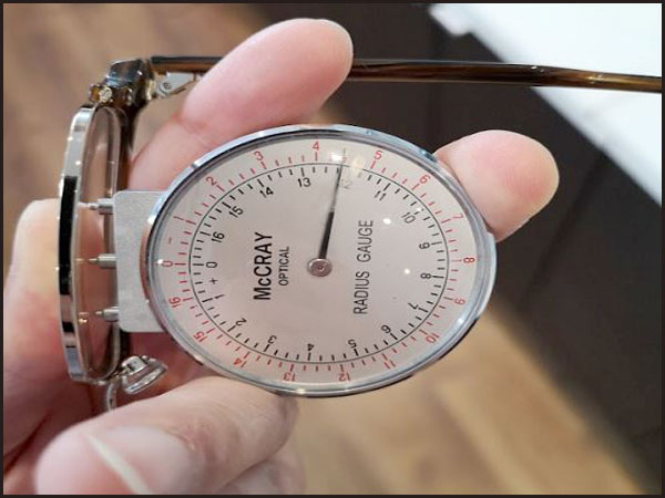 How to read a Lens clock